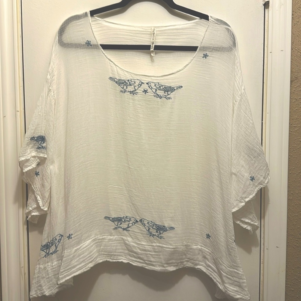 Rare Magnolia Pearl stitched top